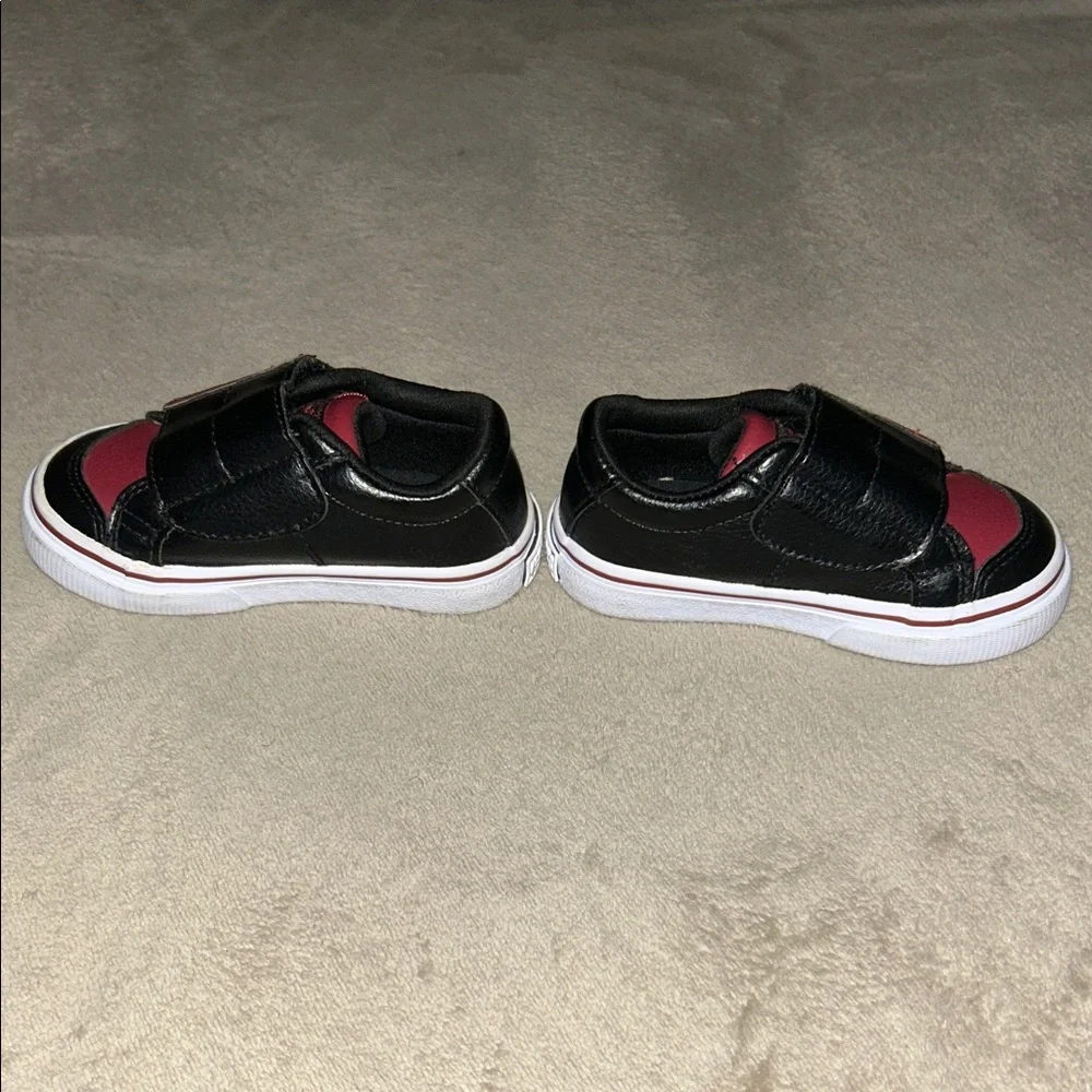 Etnies Kids Black and Burgundy Sneakers - Picture 2 of 4